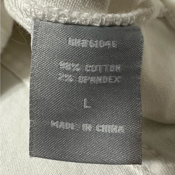 Vanity White Distressed Denim Vest NWT Size Large - Picture 12 of 12